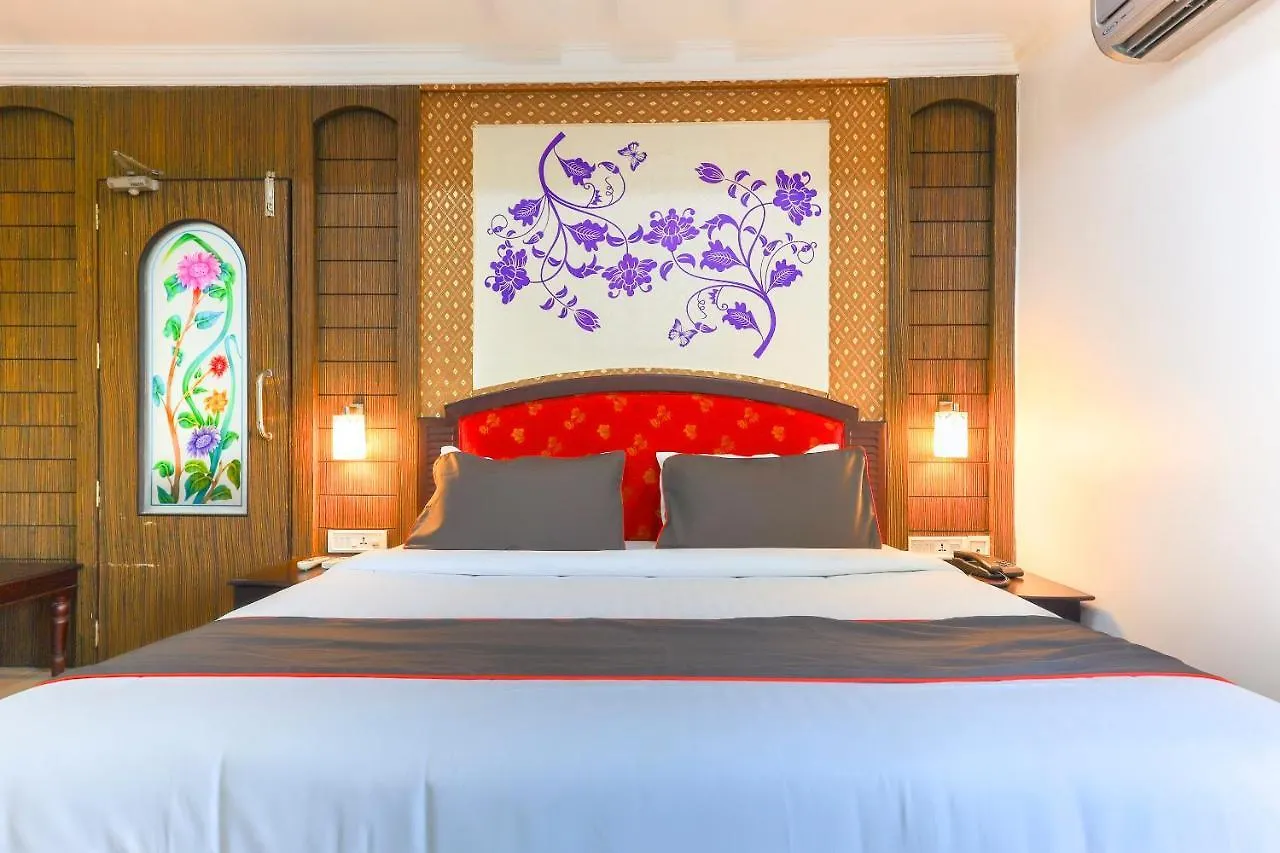 Collection O 50234 Hotel Geebee Nedumbassery 4*,  India
