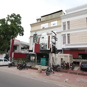 Oyo 16147 Jyoti Continental 3* Agra (Uttar Pradesh)
